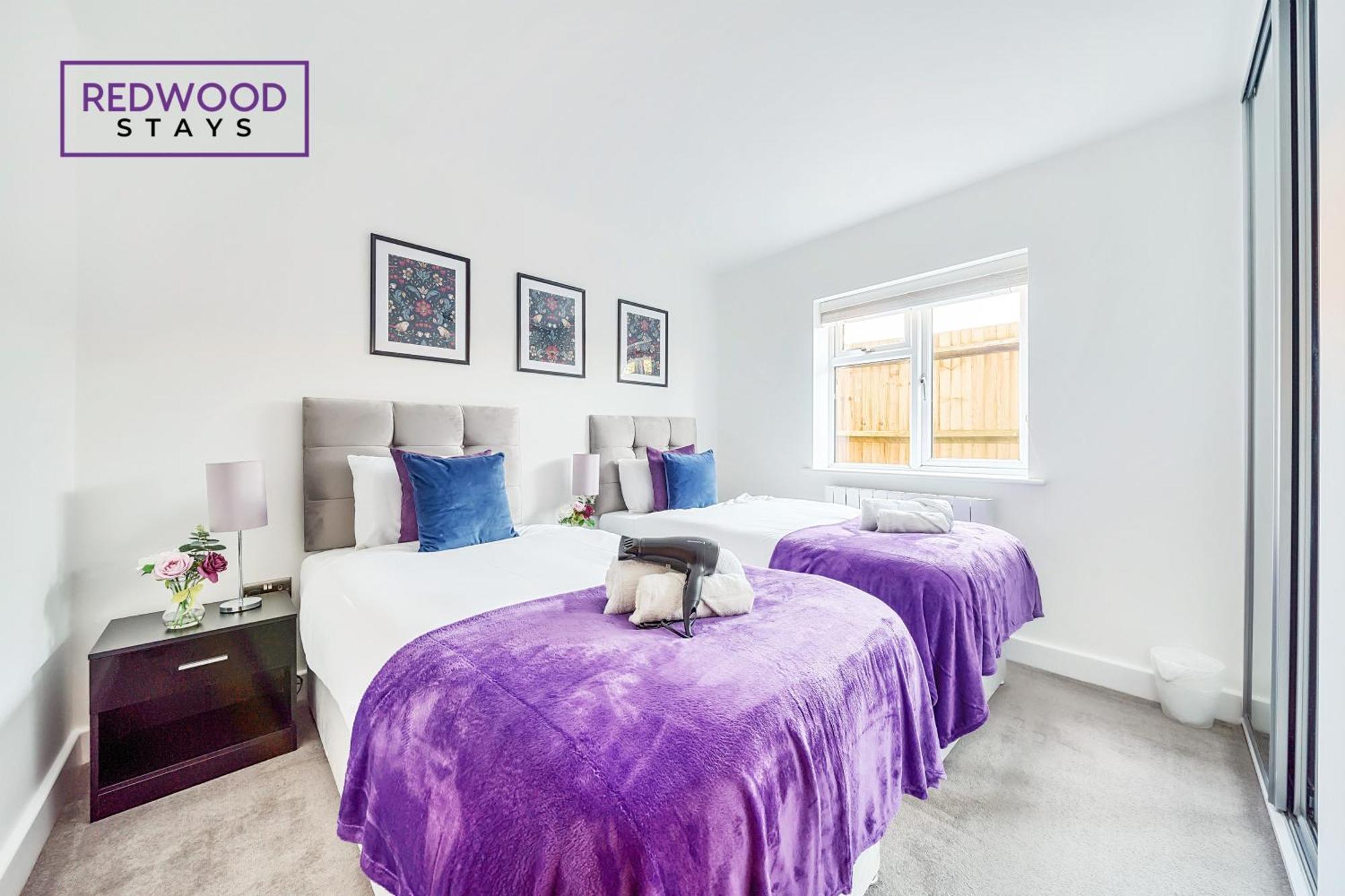Modern Serviced Apartments For Contractors & Families With Free Parking, Wifi & Netflix By Redwood Stays 베이싱스토크 외부 사진
