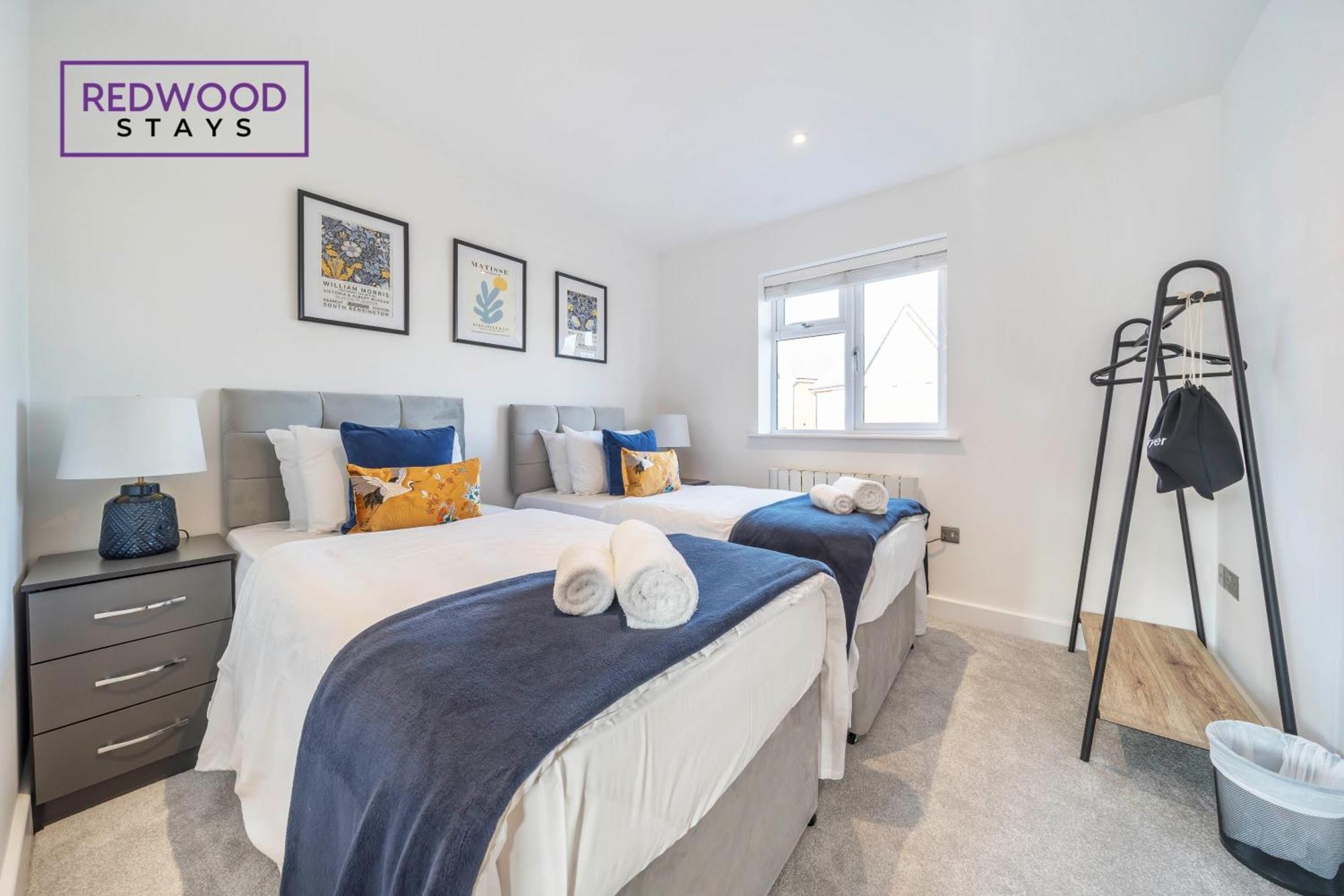 Modern Serviced Apartments For Contractors & Families With Free Parking, Wifi & Netflix By Redwood Stays 베이싱스토크 외부 사진