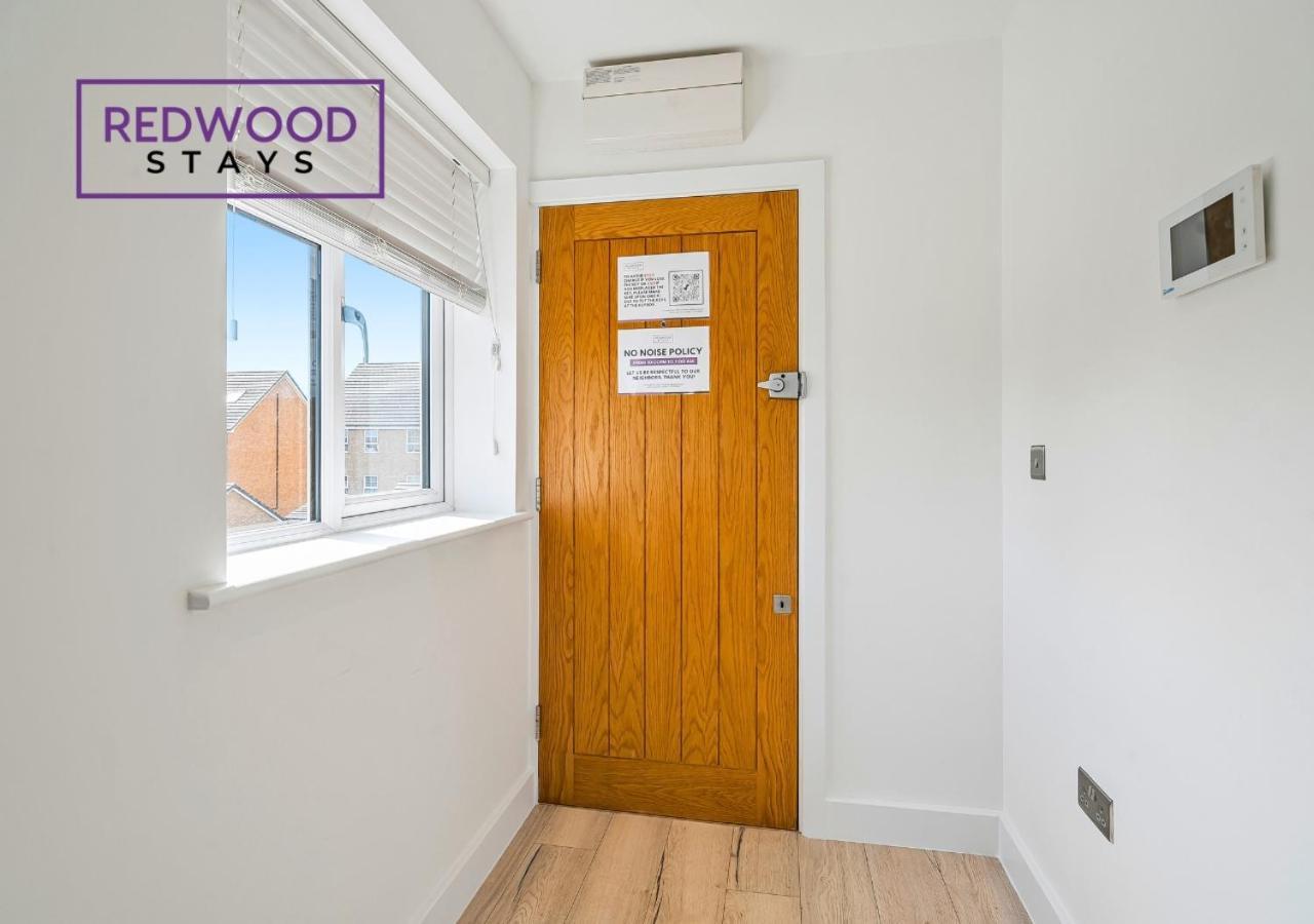 Modern Serviced Apartments For Contractors & Families With Free Parking, Wifi & Netflix By Redwood Stays 베이싱스토크 외부 사진