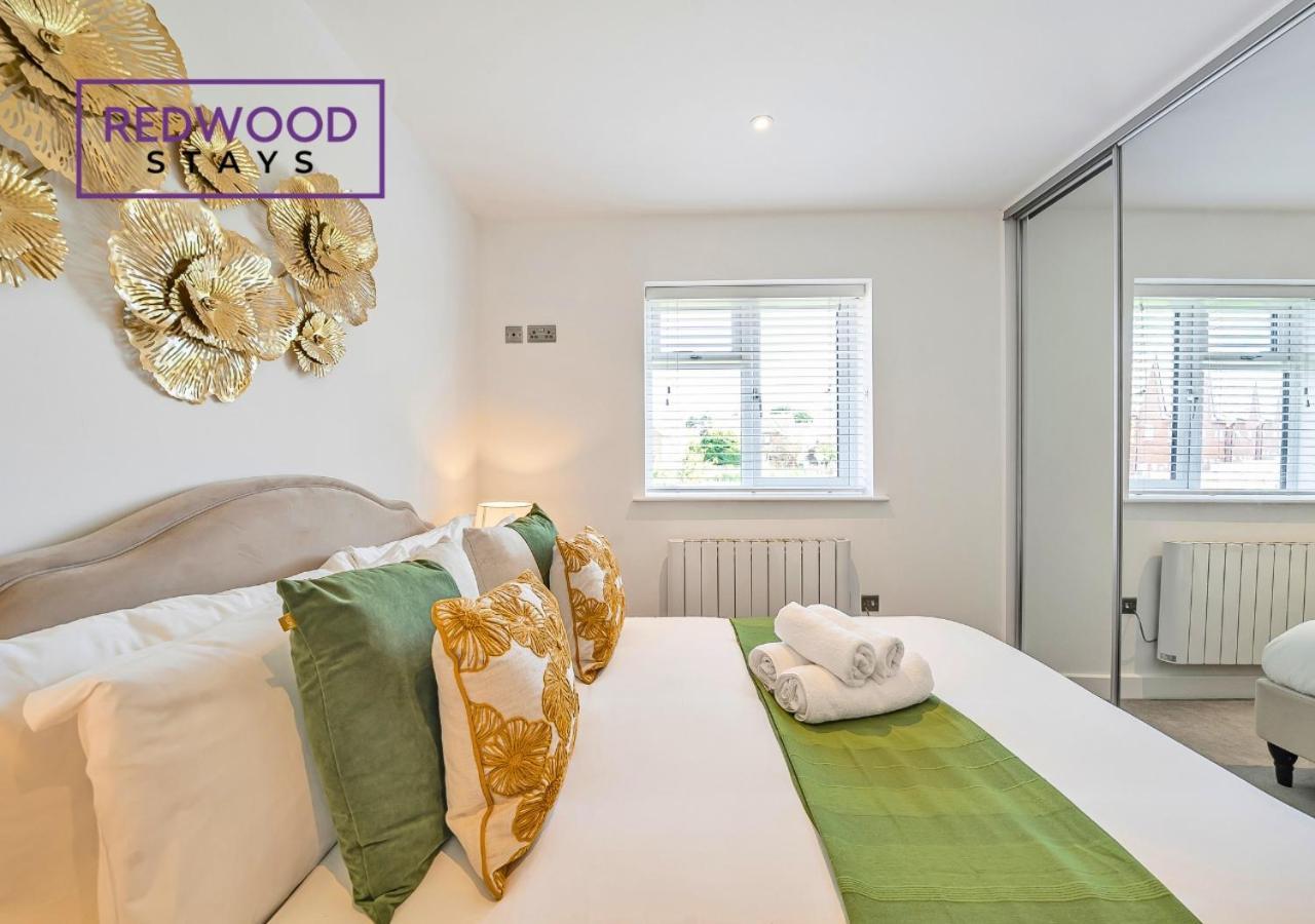Modern Serviced Apartments For Contractors & Families With Free Parking, Wifi & Netflix By Redwood Stays 베이싱스토크 외부 사진